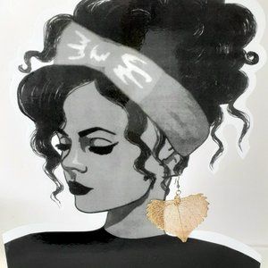 Vintage 1980s Gold Leaf Filigree Dangle Pierced Earrings